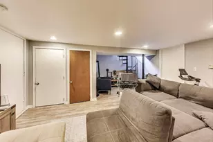 1225 W Erie St, Chicago, IL 60642 - Photo 12