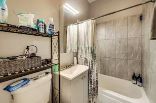 1225 W Erie St, Chicago, IL 60642 - Photo 14