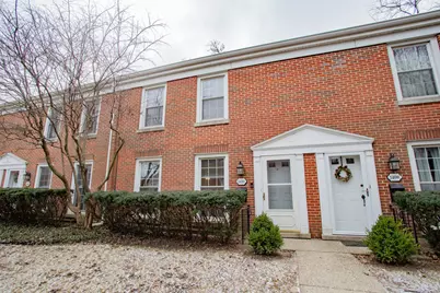 1410 Pebblecreek Drive, Glenview, IL 60025 - Photo 2