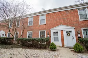 1410 Pebblecreek Dr, Glenview, IL 60025 - Photo 2