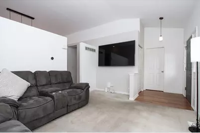 220 S Wildrose Court, Round Lake, IL 60073 - Photo 12