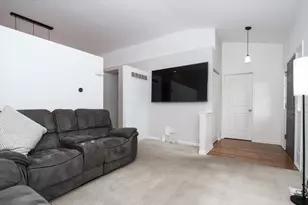 220 S Wildrose Ct, Round Lake, IL 60073 - Photo 12