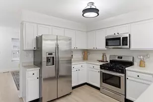 510 Waterford Dr, Oswego, IL 60543 - Photo 6