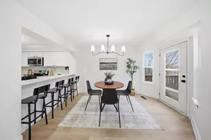 510 Waterford Dr, Oswego, IL 60543 - Photo 8