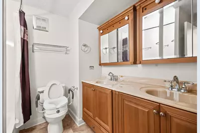5471 S Hyde Park Boulevard #10A, Chicago, IL 60615 - Photo 8
