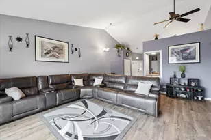 1354 Essex St, Algonquin, IL 60102 - Photo 10