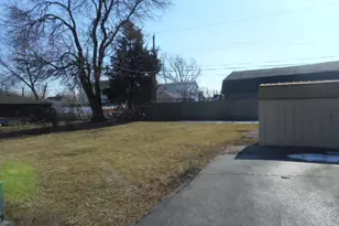 221 E Dickens Ave, Northlake, IL 60164 - Photo 22