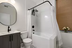 1409 W Superior St, Chicago, IL 60642 - Photo 14