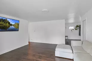 1005 Meadow Ln, Streamwood, IL 60107 - Photo 6