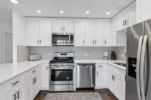 1005 Meadow Ln, Streamwood, IL 60107 - Photo 8