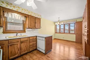 5910 W 59th St, Chicago, IL 60638 - Photo 8