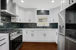 2130 N 74th Ct, Elmwood Park, IL 60707 - Photo 10