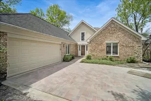 333 Rivershire Ct, Lincolnshire, IL 60069 - Photo 1