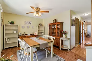 673 Cardinal Ct, Grayslake, IL 60030 - Photo 4