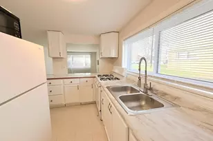 8549 Niles Center Rd, Skokie, IL 60077 - Photo 4