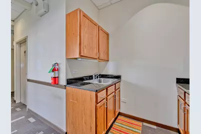 5582 N Lincoln Avenue #C2, Chicago, IL 60625 - Photo 8