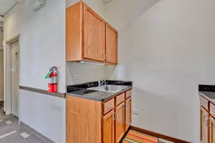 5582 N Lincoln Ave, Chicago, IL 60625 - Photo 8