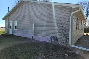 1408 N State Rte 1-17, Momence, IL 60954 - Photo 18