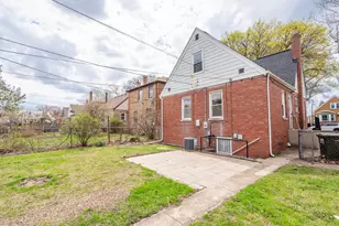 9631 S Francisco Ave, Evergreen Park, IL 60805 - Photo 12