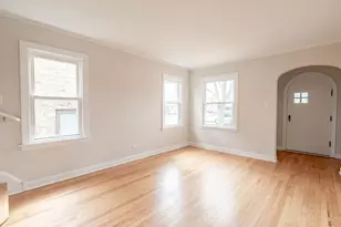 9631 S Francisco Ave, Evergreen Park, IL 60805 - Photo 2