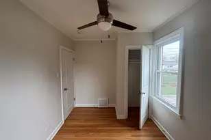 9631 S Francisco Ave, Evergreen Park, IL 60805 - Photo 4