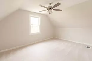 9631 S Francisco Ave, Evergreen Park, IL 60805 - Photo 12