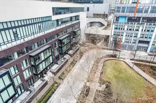 204 N Park Dr, Chicago, IL 60601 - Photo 40