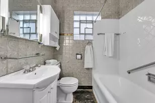 3517 S 52nd Ct, Cicero, IL 60804 - Photo 8