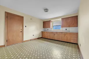 3517 S 52nd Ct, Cicero, IL 60804 - Photo 14