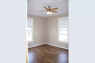 154 S Locust Street, Aurora, IL 60505 - Photo 8