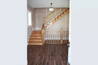 154 S Locust Street, Aurora, IL 60505 - Photo 2