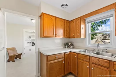 9206 S Troy Avenue, Evergreen Park, IL 60805 - Photo 14