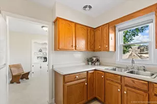 9206 S Troy Ave, Evergreen Park, IL 60805 - Photo 14