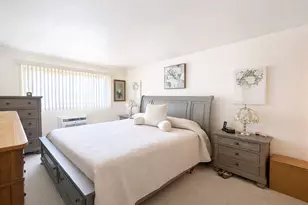 1320B Lore Ln, Lombard, IL 60148 - Photo 6