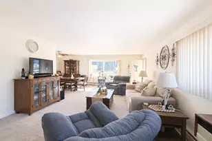 1320B Lore Ln, Lombard, IL 60148 - Photo 2