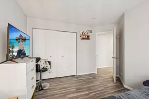 2410 Miriam Ave, Zion, IL 60099 - Photo 16