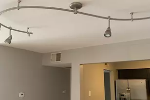 1125 Pleasant Run Dr, Wheeling, IL 60090 - Photo 4