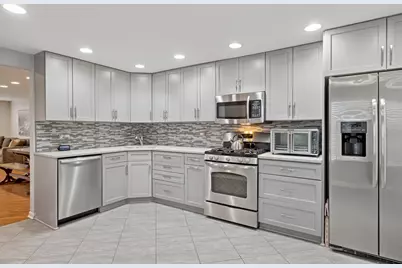 [Address not provided], Northbrook, IL 60062 - Photo 10