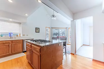 187 Hilltop Drive, Lake in the Hills, IL 60156 - Photo 14