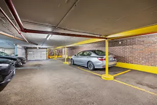 3900 N Pine Grove Ave, Chicago, IL 60613 - Photo 26