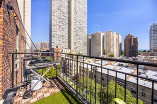 3900 N Pine Grove Ave, Chicago, IL 60613 - Photo 10