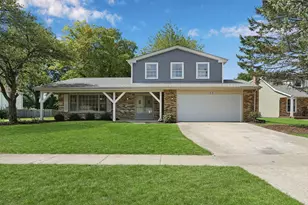 1125 Garfield Ave, Libertyville, IL 60048 - Photo 1