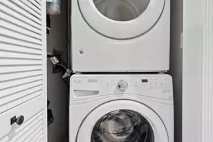 2248 W Foster Ave, Chicago, IL 60625 - Photo 24