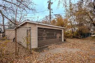 1301 E 73rd St, Chicago, IL 60619 - Photo 12