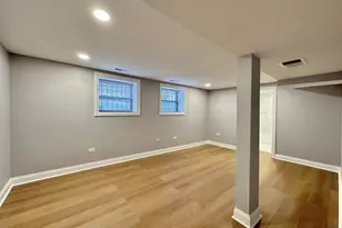 901 W Agatite Ave, Chicago, IL 60640 - Photo 16