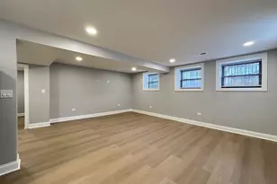 901 W Agatite Ave, Chicago, IL 60640 - Photo 10