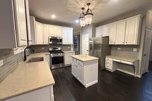 1705 South Ct, Batavia, IL 60510 - Photo 4