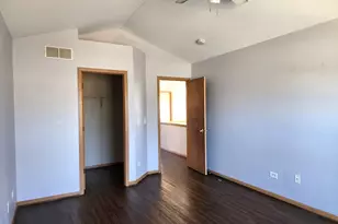 624 Springwood Dr, Joliet, IL 60431 - Photo 10