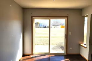 624 Springwood Dr, Joliet, IL 60431 - Photo 8