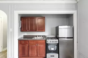 4735 N Beacon St, Chicago, IL 60640 - Photo 2